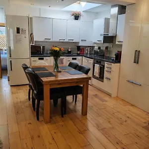  Apartment Centre Immaculate 2 Bed